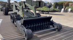 Уничтожает «Лепестки»: Ростех продемонстрировал робота-минера МГР-4 «Шмель» на форуме «Армия-2024»