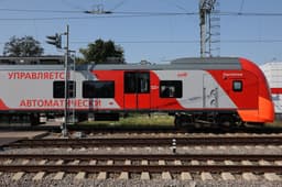 Первые в мире!: беспилотную «Ласточку» поставили на рельсы