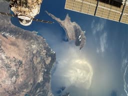 Российские космонавты на МКС занялись исследованиями сердца, плазменных кристаллов и экологии Земли