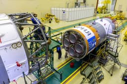 На Байконуре собрали ракету «Союз-2.1а» для отправки пилотируемого корабля «Союз МС-26»