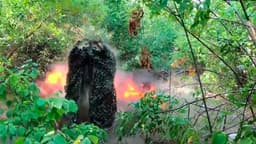 Убережет от самых частых ранений на фронте: противоосколочный плащ разработали в России