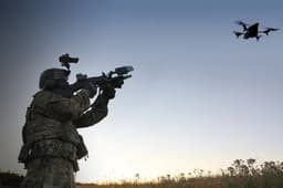 Голь на выдумки хитра: народные умельцы превратили автомат Калашникова в ручной гранатомет