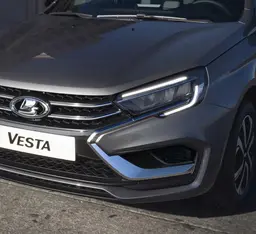 Дилеры АвтоВАЗа тайком и втридорога продают обновлённую Lada Vesta: появились фото