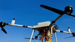 Тремя авиабомбами ПТАБ-2,5 по технике противника: в Белоруссии показали беспилотник «Квадро-М»