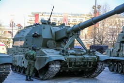 \"Msta-B\" and \"Hyacinth-B\" Fall Short: Expert Calls for Launching the 152-mm 2A88 Gun on the \"Voshchina\" Chassis and \"Krasnopol-D\" Shells into Serial Production