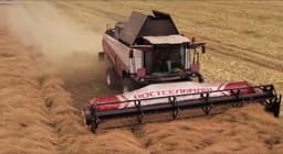 Первый в Казахстане: российский комбайн Т500 помогает с уборкой рапса