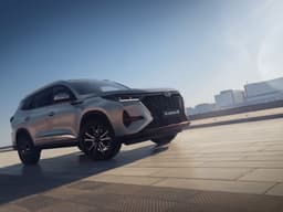 В Сети появился новый российский кроссовер XCITE X-Cross 8 