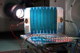 В НИТУ МИСИС создают российские перовскитные рулонные солнечные панели