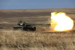 Танки Т-90, самолеты Су-30 и МиГ-25: названа российская техника, которая стоит на вооружении ВС Алжира 