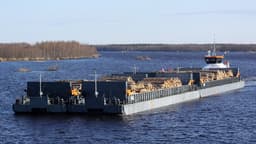 Для стройматериалов и урожая: спущена на воду серия российских барж проекта RBD4608