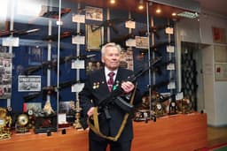 Незаменимые люди есть: дочь Калашникова рассказала, как ей предложили сделать цифровую копию отца