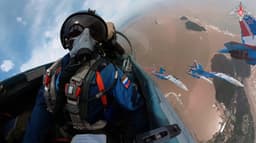 Удивили весь мир: «Русские Витязи» на Су-35С и Су-30СМ показали суперсложный пилотаж в Китае