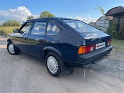 Из последней партии: в Омске выставили на продажу «Москвич» 2002 года выпуска