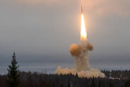 Путин: Россия применила новейшую баллистическую гиперзвуковую ракету «Орешник»