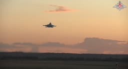 Эффектные кадры работы истребителей Су-34НВО фугасными авиабомбами ФАБ-500М-62 с УМПК на расстоянии 55 км