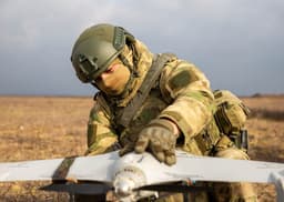 Уничтожитель Bradley: новый барражирующий БПЛА «Штурм-СТ» из пенопласта создали в России