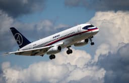 Для самолета Superjet-100 разработали первое в России электронное летное руководство