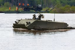 «Высокоточка» выполнила контракт по поставке новейших десантных БТР-МДМ «Ракушка» с защитой «Накидка» армии России