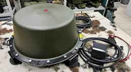 FPV-дрон противника накрыло «Капюшоном»: система РЭБ защитила бронеавтомобиль ВС РФ