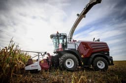 Двигатель мощностью 510 л.с.: названы преимущества комбайна F 1500 от «Ростсельмаша»