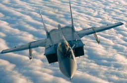 Раскрыты особенности применения истребителя МиГ-31БМ с «Кинжалом» и Р-77-1 на передовой: лисья гончая в бою