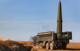 Первая дуэль «Искандера-М» производства АО НПК «КБМ» и ОТРК «Гром»: мощные кадры уничтожения