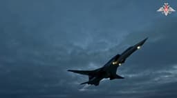 Российские истребители Су-30СМ и Су-27 прикрыли бомбардировщики Ту-22М3 над Балтийским морем