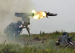 Работает не только по танкам, но и вертолетам: ракета «Корнет» продемонстрировала универсальность и смогла защитить небо