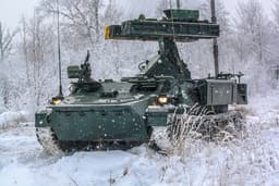 Российский ЗРК «Стрела-10НМ» уничтожил американского разведчика RQ-20 «Puma»: уникальные кадры