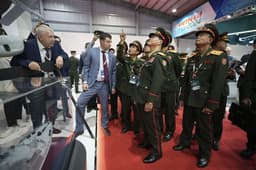 «КУБ-Э» и СКАТ 350М заинтересовали премьера Вьетнама на выставке Vietnam Defence Expo 2024