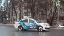 На российском электромобиле Evolute i-Pro учат ездить начинающих водителей