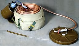 Уникальные кадры работы саперов системой ЗРП-2 «Тропа»: обезвредят самый подлый «Лепесток»