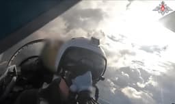 Экипажи Су-35С прикрыли ВКС России на передовой: мощные кадры боевой работы