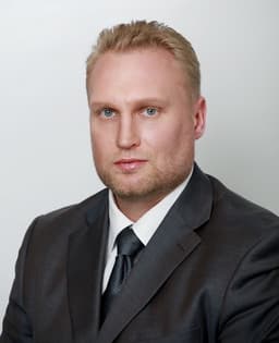 Chinese Laptop Vendor Focused on Small and Medium Businesses: Opportunities and Advantages