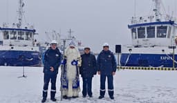По заказу рыбколхоза имени Ленина: на новых сейнерах «Карага» и «Карымай» подняли флаг России
