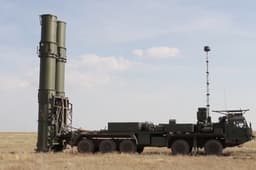 Новый уровень в системе ПВО России: Military Watch Magazine сравнило ЗРК С-500 с западными THAAD и Patriot