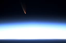 Космонавт Иван Вагнер показал фото кометы C/2024 G3 