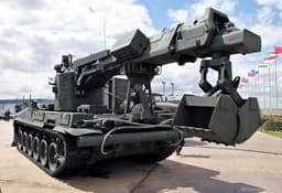 Фронтовой путеукладчик ИМР-3М переделали в штурмовой танк: военная хитрость российских бойцов не знает границ