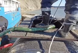 Продолжаются работы по откачке мазута из танкера «Волгонефть-239»