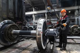 РЖД и Желдорреммаш подписали десятилетний контракт на ремонт локомотивов