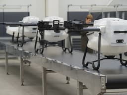 Дроны в городе: беспилотник S-80 получил зеленый свет для доставки грузов по городу