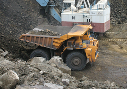 Около 40 самосвалов БЕЛАЗ-7530 отправятся к мурманским горнякам