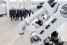 Завод в Челябинске внедрит 2000 промышленных роботов, чтобы автоматизировать производство