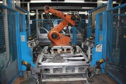 Производством УАЗ «Патриот», «Профи» и «Пикап» занялись роботы: качество машин станет выше