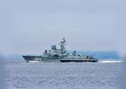 МРК «Смерч» расстрелял морские цели из установок АК-176МА и АК-630 на Камчатке