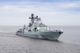 Носитель «Кинжалов» и бомбомётов РБУ-6000 корабль «Вице-адмирал Кулаков» принял вертолёты Ка-27 на палубу