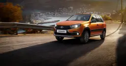 АвтоВАЗ начал выпуск лифтбэков Lada Granta Cross в комплектации «полный фарш»