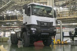 КамАЗ запустил новейший полноприводный тягач КАМАЗ-65954 в серийное производство