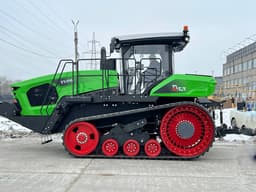 «ДСТ-Урал» вывел из цеха первый трактор FT-741