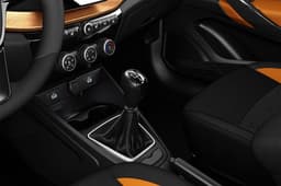 Захочешь — не купишь: Lada Vesta с 6-ступенчатой механической коробкой передач представлена у дилеров в ограниченных количествах